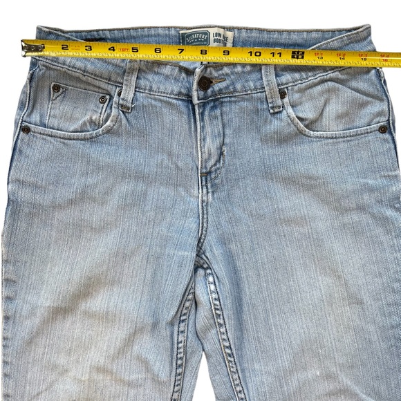 Levi's size 8 Long, low rise bootcut jeans, light wash, great condition - Picture 7 of 11